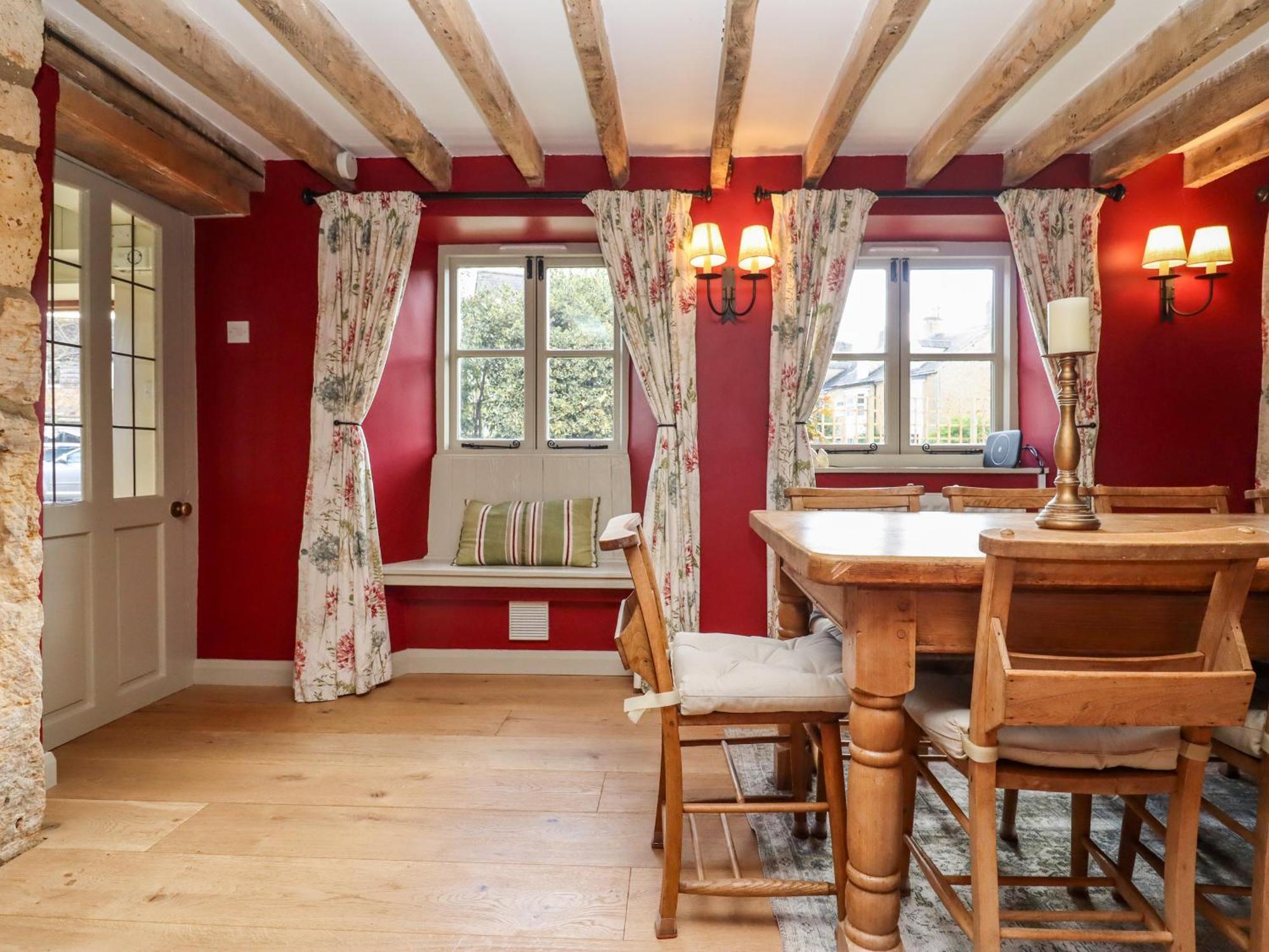 Robins Nest Villa Cheltenham Exteriör bild